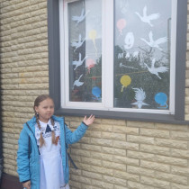 Ученицы 2А класса Самаевская Полина участвует во Всероссийской патриотической акции «Окна Победы».